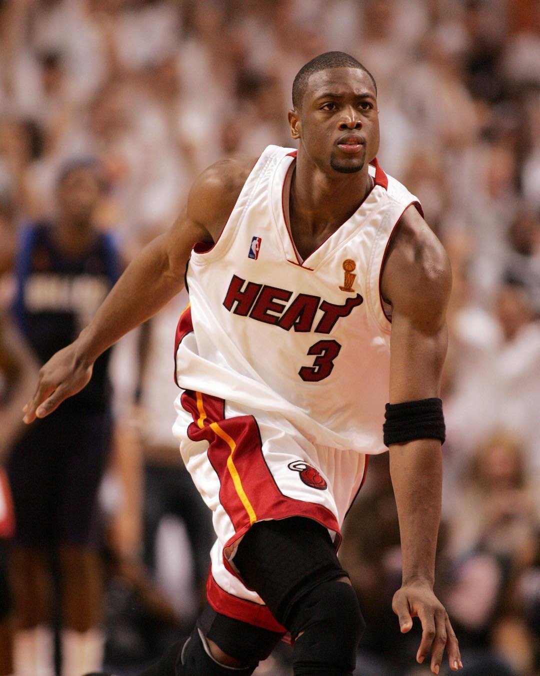 姆巴佩本赛季已打入5粒禁区外进球，为五大联赛球员最多（姆巴佩本赛季禁区外破门5次，五大联赛最多）