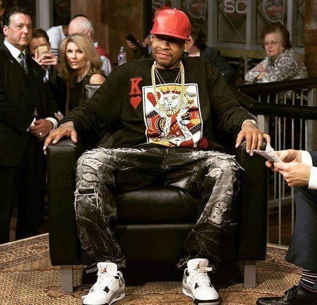 孔蒂：球员承担责任展现了成长，此刻我们不怕任何事物任何人（孔蒂：球队勇于担责体现成长，如今我们无惧任何对手与挑战）