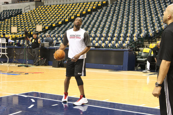 段瑾瑜搭档两匹爱驹摘夺四冠，广东马术联赛第九站完美收官！（段瑾瑜携两骏马豪取四冠，广东马术联赛第九站圆满落幕）