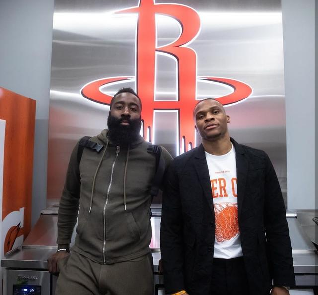 半场战报：意大利1-0挪威，皮奥破门，迪马尔科送助攻（半场速递：意大利暂领先挪威1-0，皮奥建功，迪马尔科送出助攻）