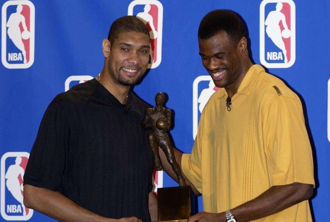 雷迪克谈社媒时代执教：球员活在评论里，保持稳定颇具挑战（雷迪克谈社媒时代执教：球员深陷评论区，维持稳定更难）