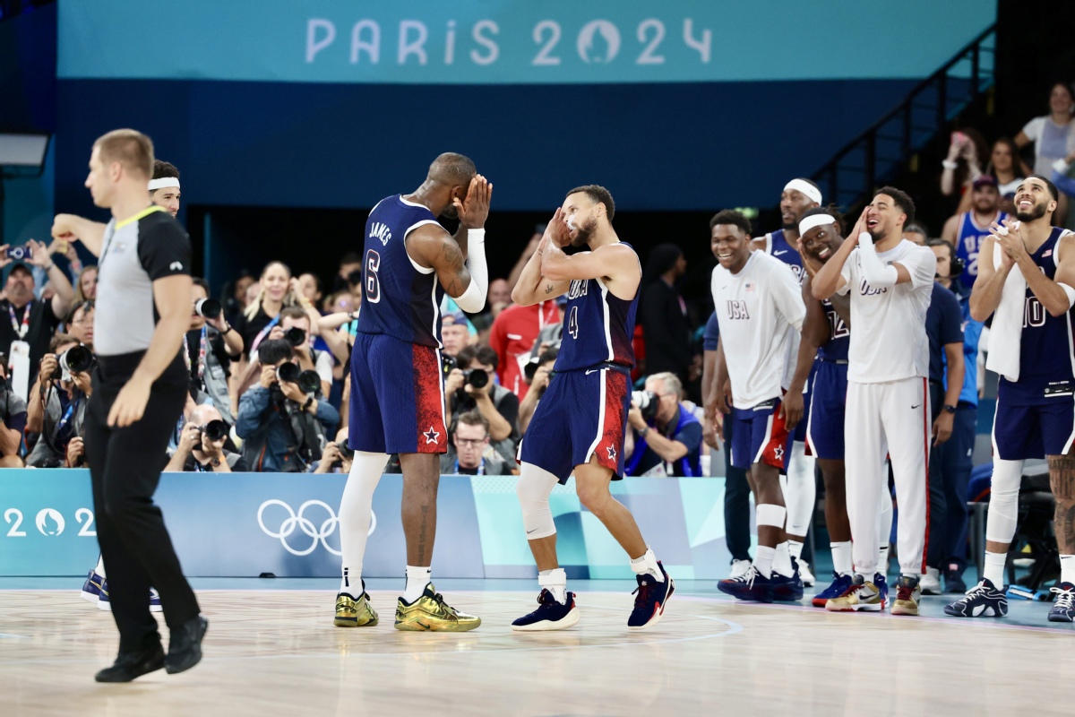 替补登场改变比赛节奏（替补上场扭转比赛节奏）