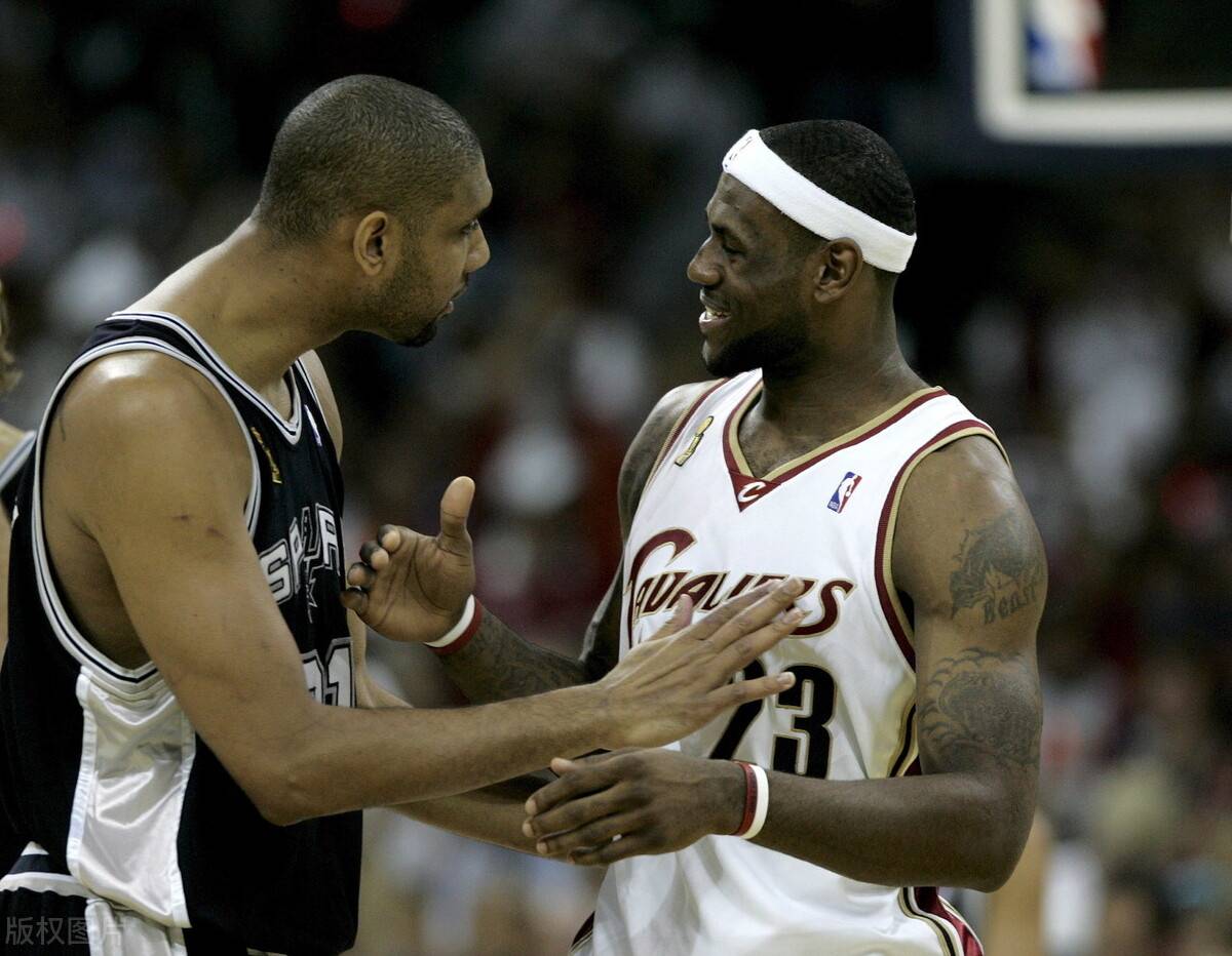 斯基拉：米兰要续约意U17国门隆戈尼，认为其是未来顶级球员（斯基拉：米兰计划与意U17门将隆戈尼续约，视其为未来顶级新星）